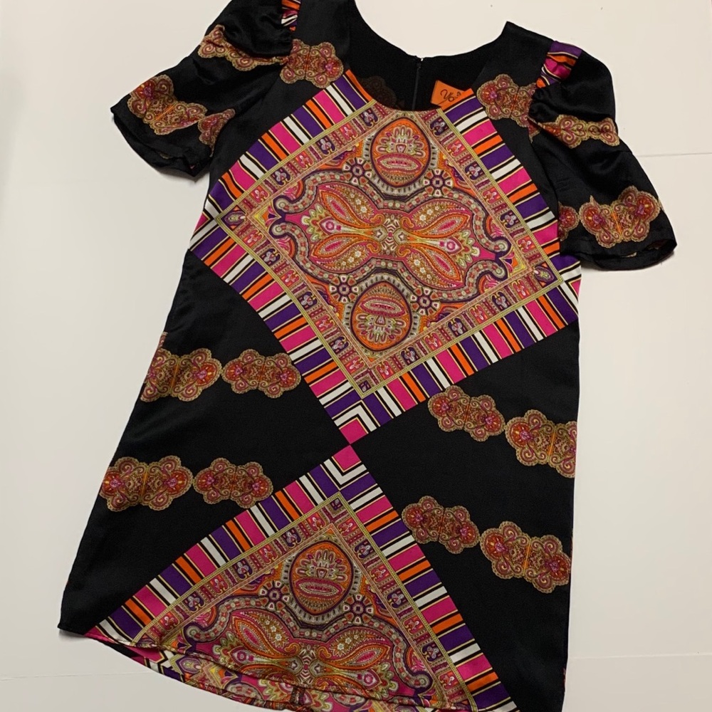 🛍5/$25 100% Silk black & multicolored dress